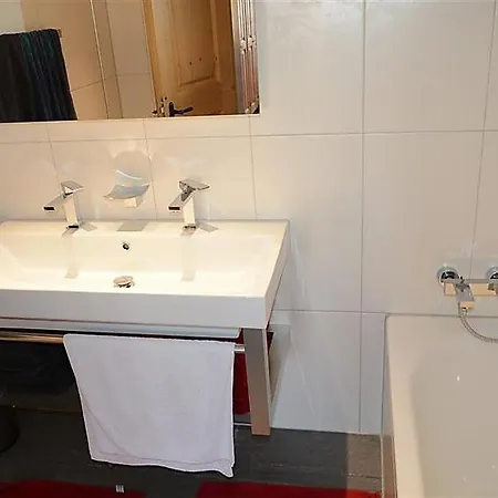Schonried Sleeps 6 Wifi アパート