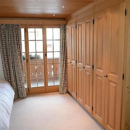 Schonried Sleeps 6 Wifi Apartment Gstaad